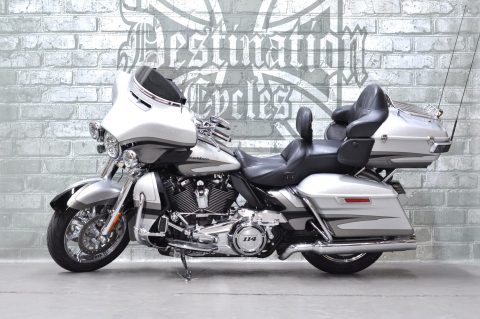 2017 Harley-Davidson CVO Ultra Limited FLHTKSE