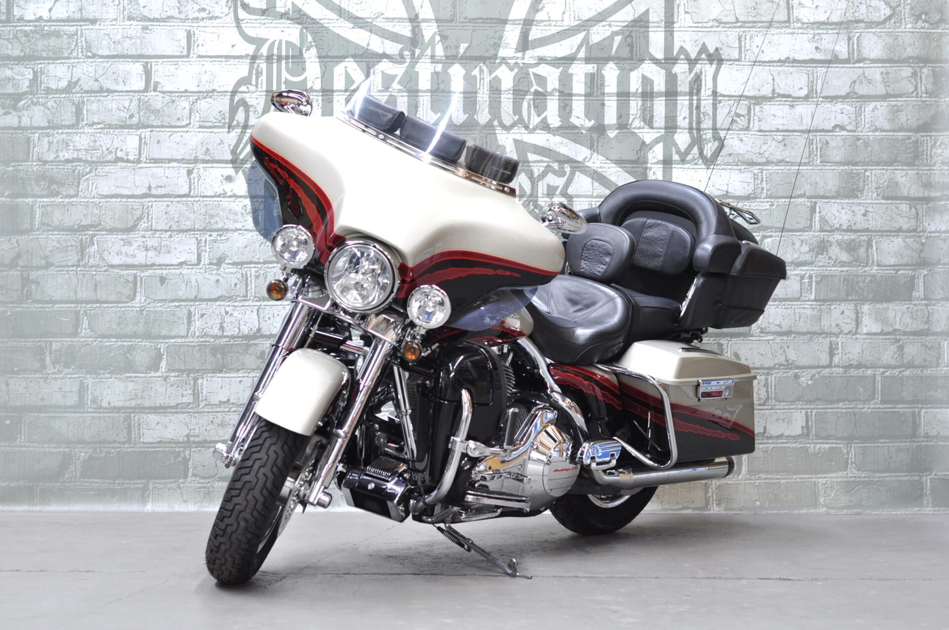 2006 Harley-Davidson CVO Ultra Classic FLHTCUSE