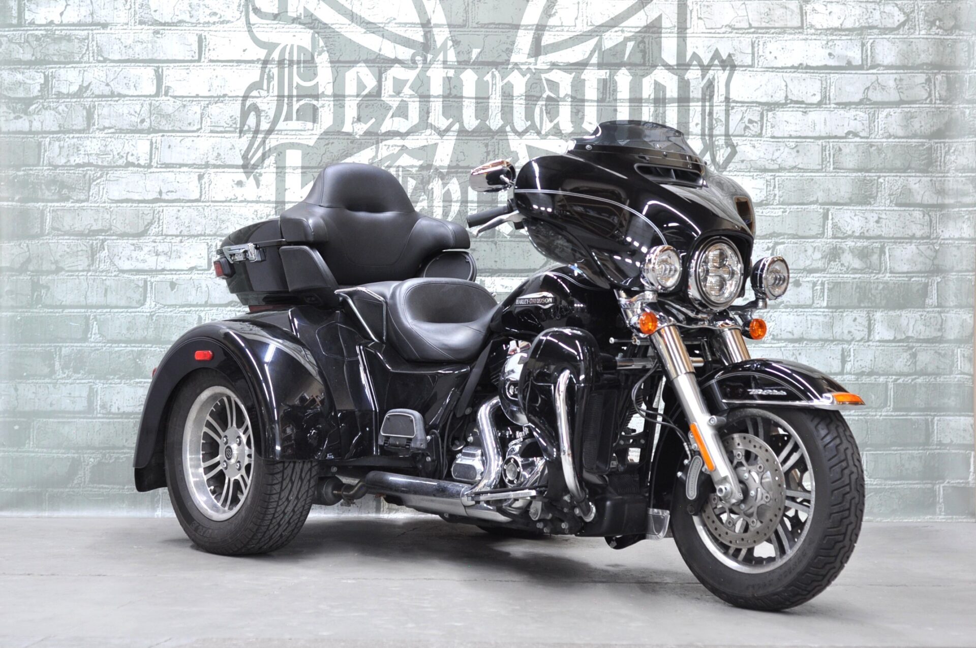 2014 Harley-Davidson Tri-Glide Ultra Classic FLHTCUTG