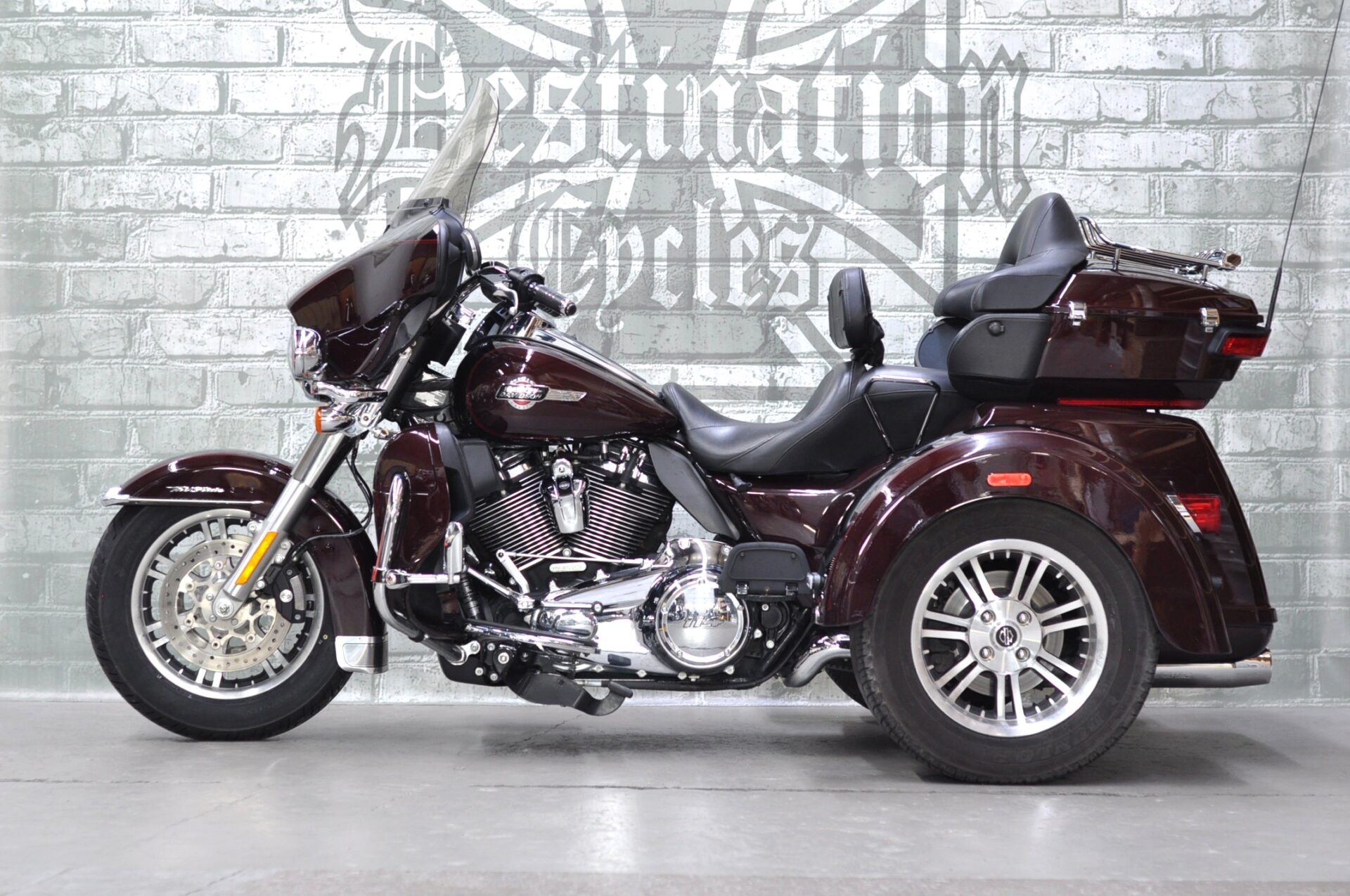 2022 Harley-Davidson Tri-Glide Ultra FLHTCUTG
