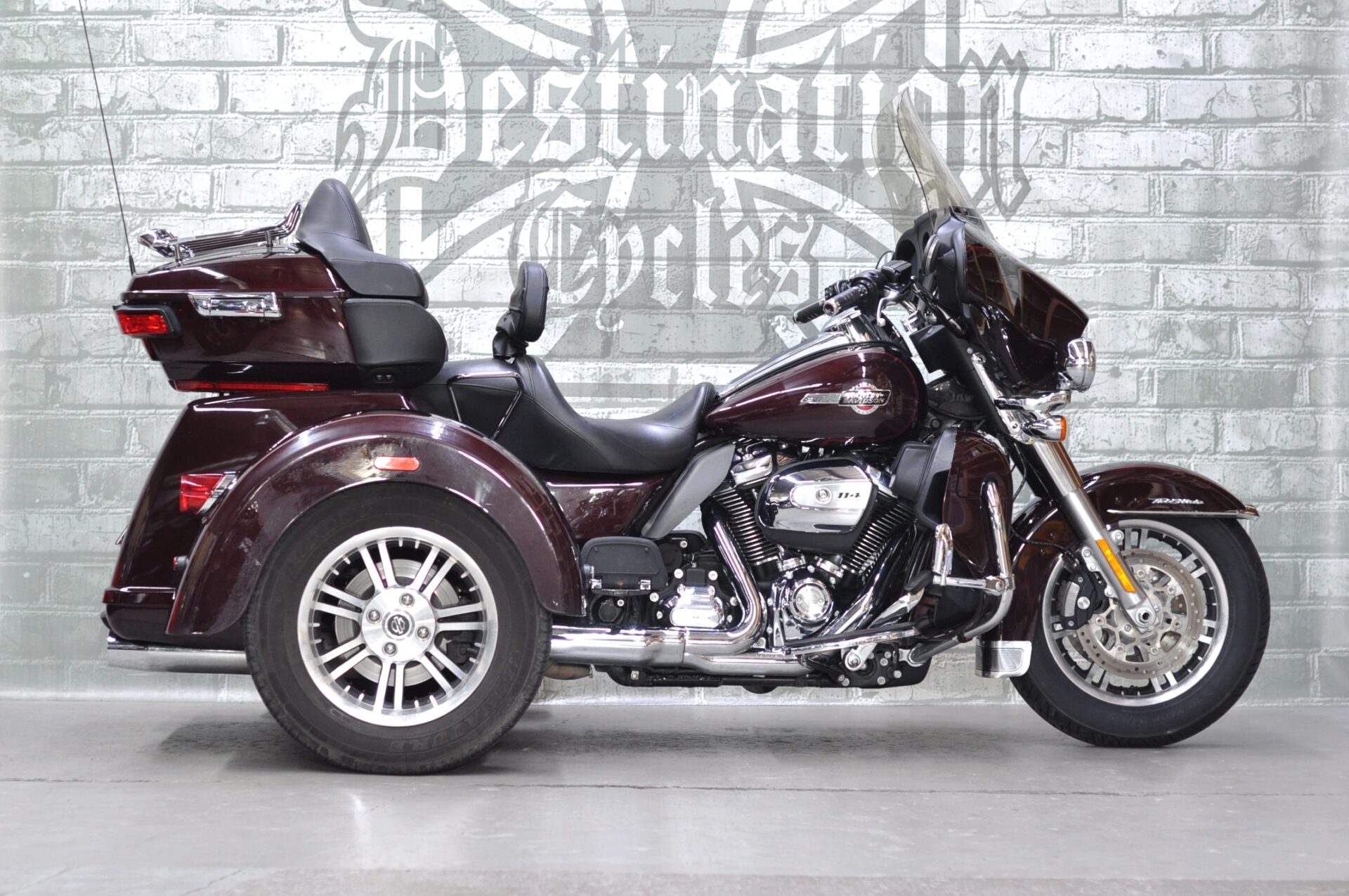 2022 Harley-Davidson Tri-Glide Ultra FLHTCUTG
