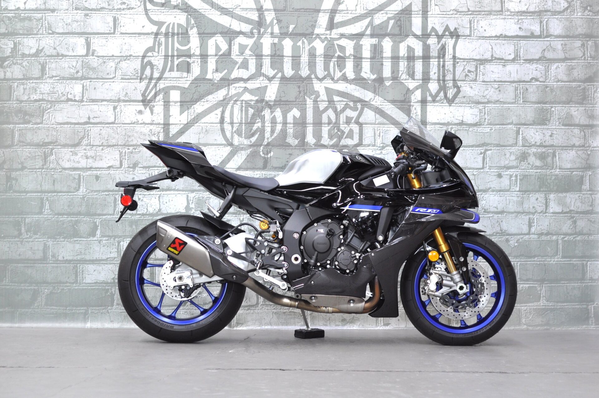 2025 Yamaha YZF-R1M