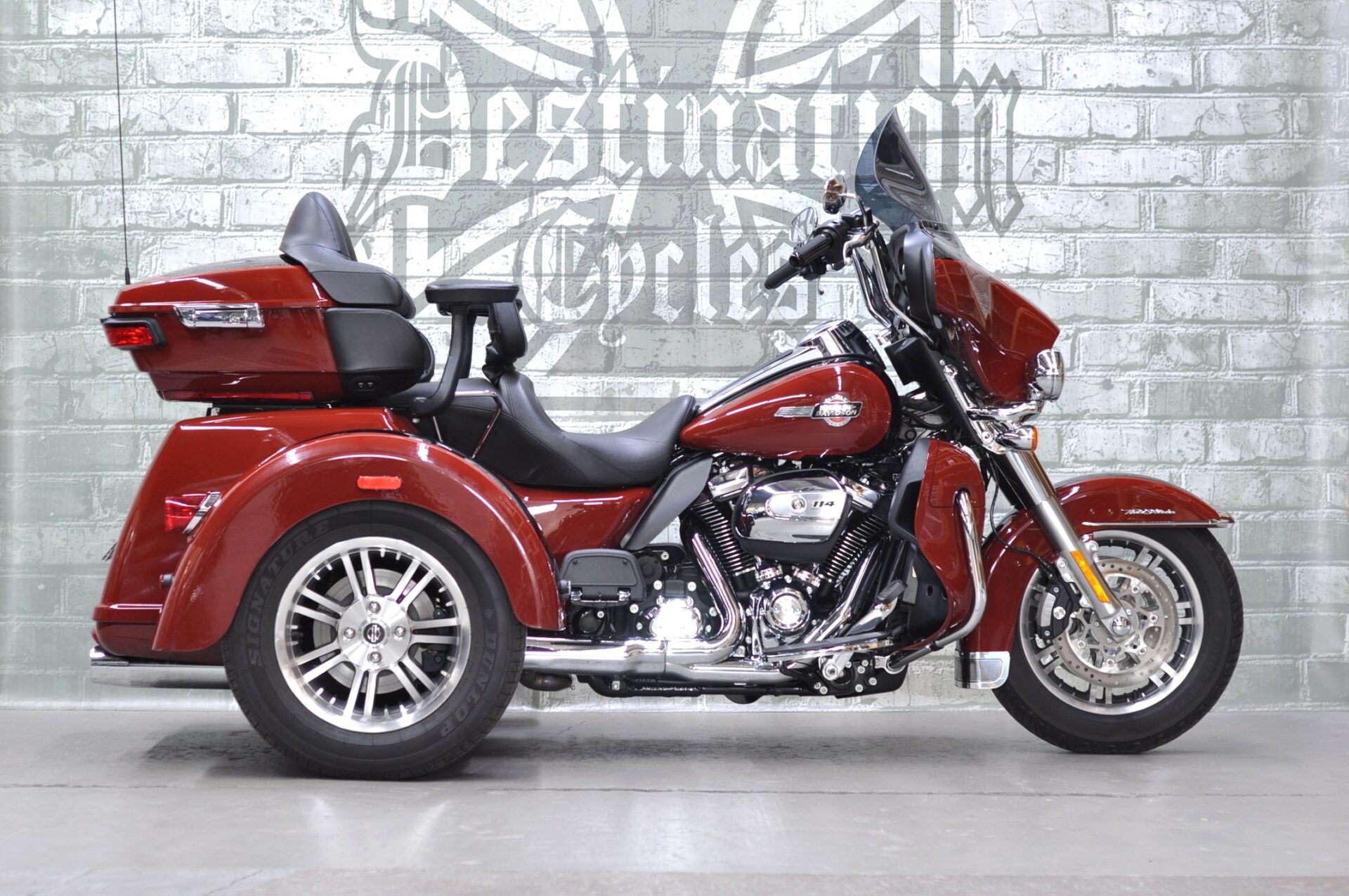 2024 Harley-Davidson Tri-Glide Ultra FLHTCUTG