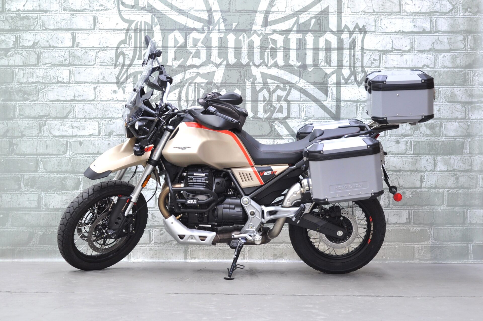 2020 Moto Guzzi V85 TT Travel